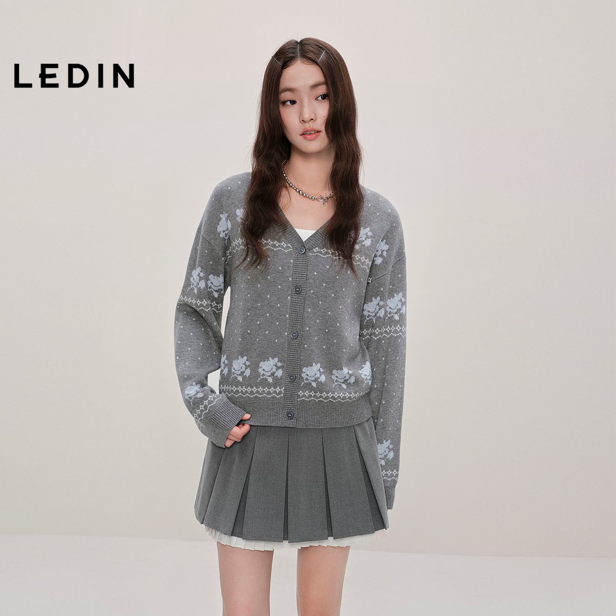 【商场同款】乐町小兔提花针织开衫秋新款宽松毛衣外套C1EDF3430