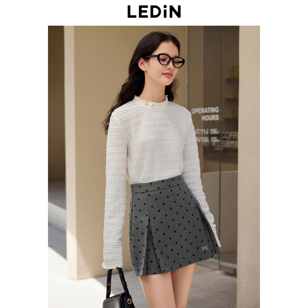 乐町立体波浪横纹蕾丝雪纺衫冬新款韩系弹力简约蕾丝上衣