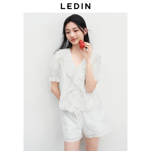 甜美泡泡袖型，可以很好的遮住拜拜肉