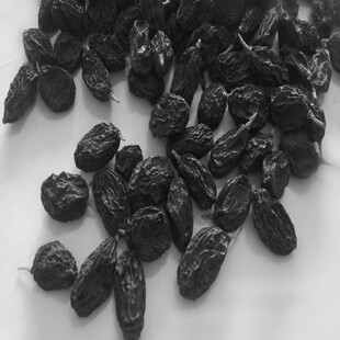 飞飞妈新款原味黑色无核新疆特产无籽大黑加仑葡萄干
