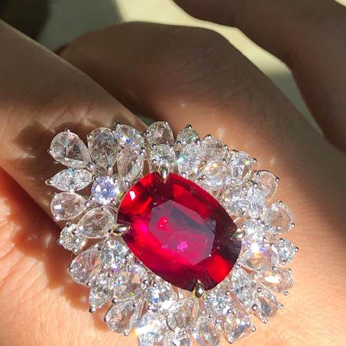 露蜜珠宝天然莫桑比克无烧鸽血红宝石戒指18K金镶嵌钻石女戒定制