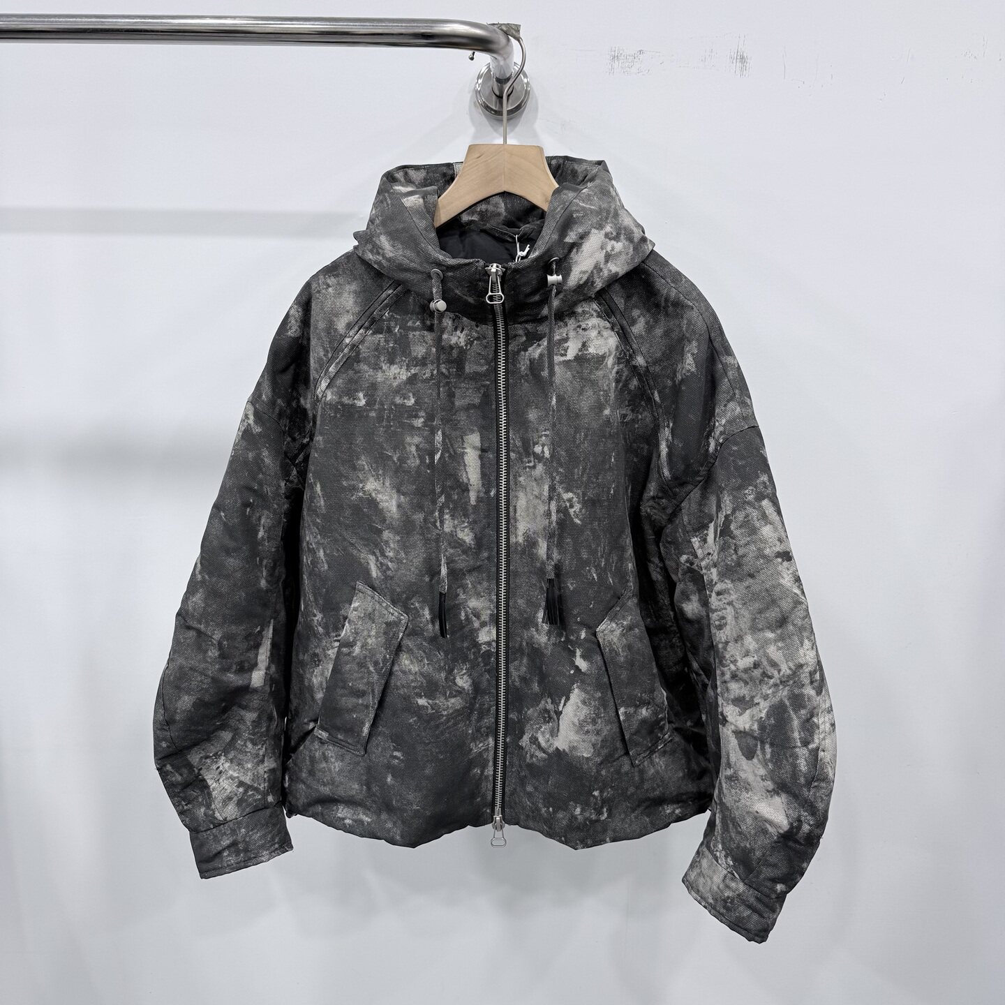 潮牌白鸭绒艺术泼墨连帽羽绒服