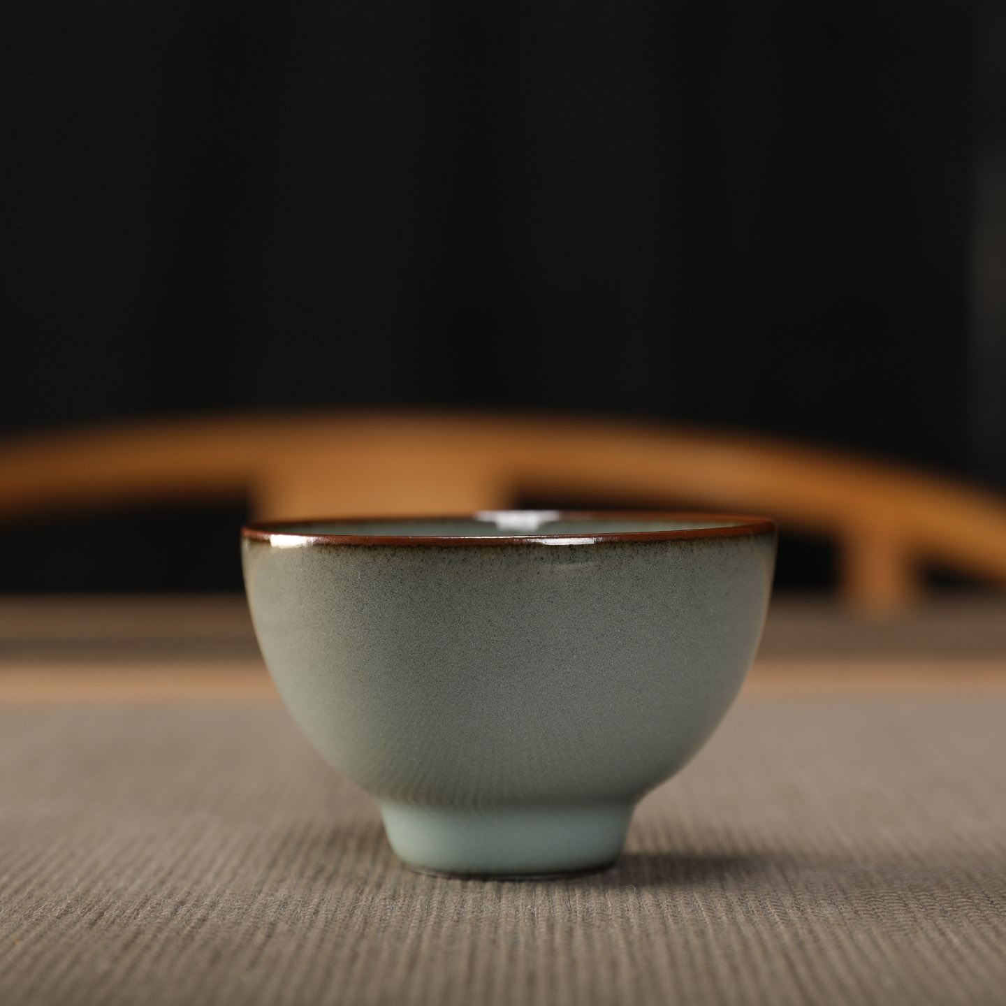 龙泉哥窑青瓷吴小宝手工铁胎粉青釉茶杯功夫茶具陶瓷品茗杯主人杯