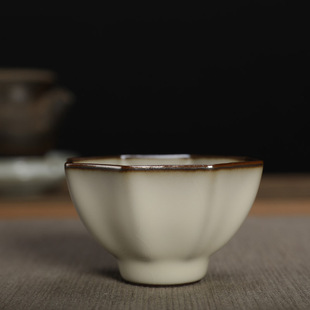 龙泉哥窑青瓷龚炳明开片可养茶线陶瓷茶具手工铁胎八方茶杯主人杯