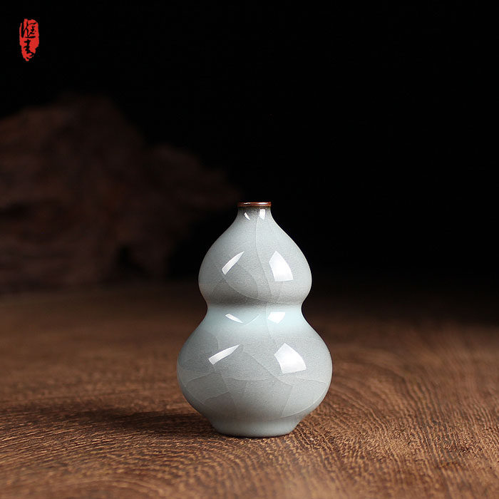 龙泉市青瓷创意摆件手工吴小宝花器哥窑家居装饰品茶宠插花瓶收藏