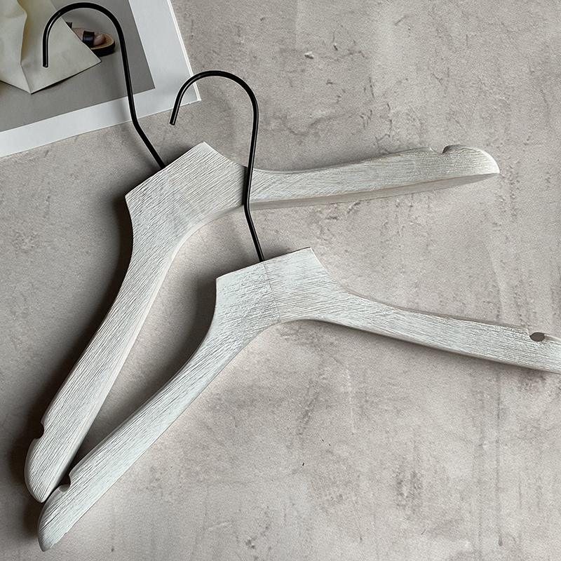 小众特别拉丝做旧实木衣架