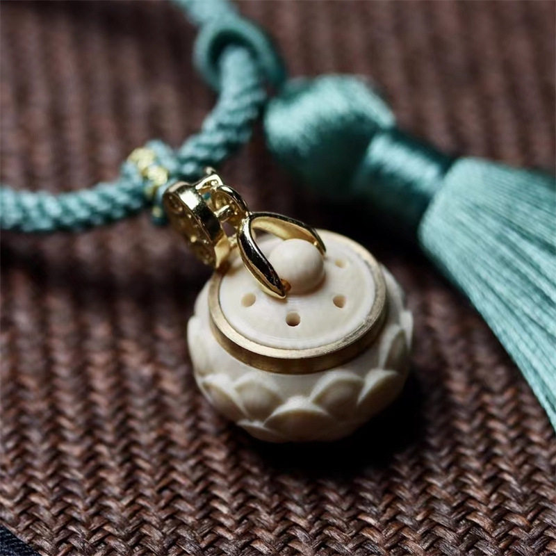 天然猛犸象牙荷韵香囊吊坠镂空雕刻复古国风香囊挂件钥匙扣手机链