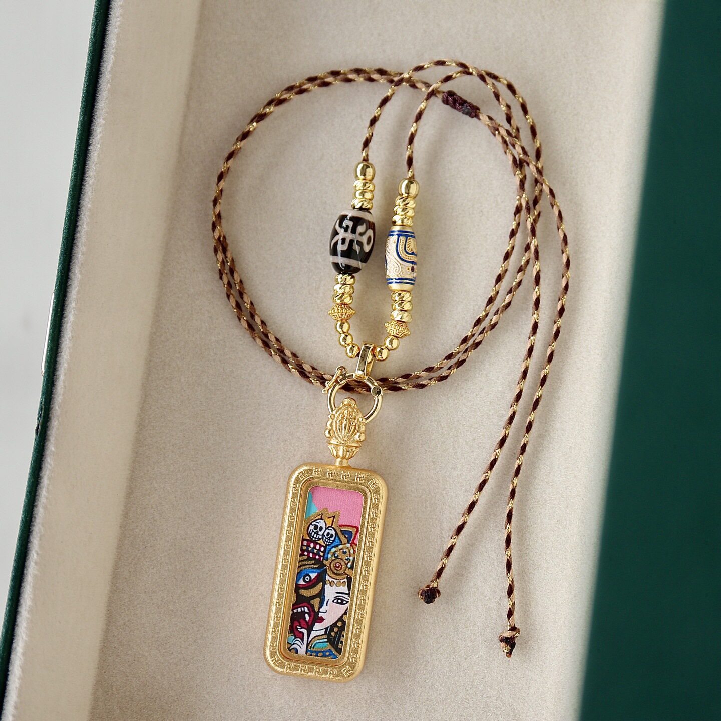 青海热贡手绘唐卡项链蓝宝石镜面个性文玩唐卡饰品电商直播货源