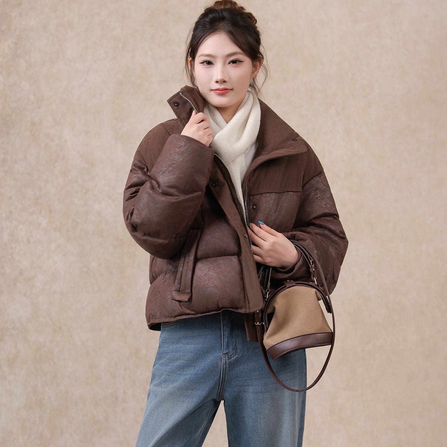 肯豆风短款羽绒服90绒面包服