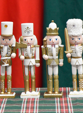 金色胡桃夹子18厘米木质摆件