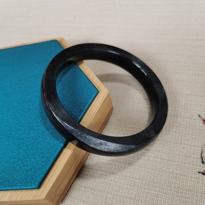 新疆和田玉青花墨玉籽料手镯内径51.5mm