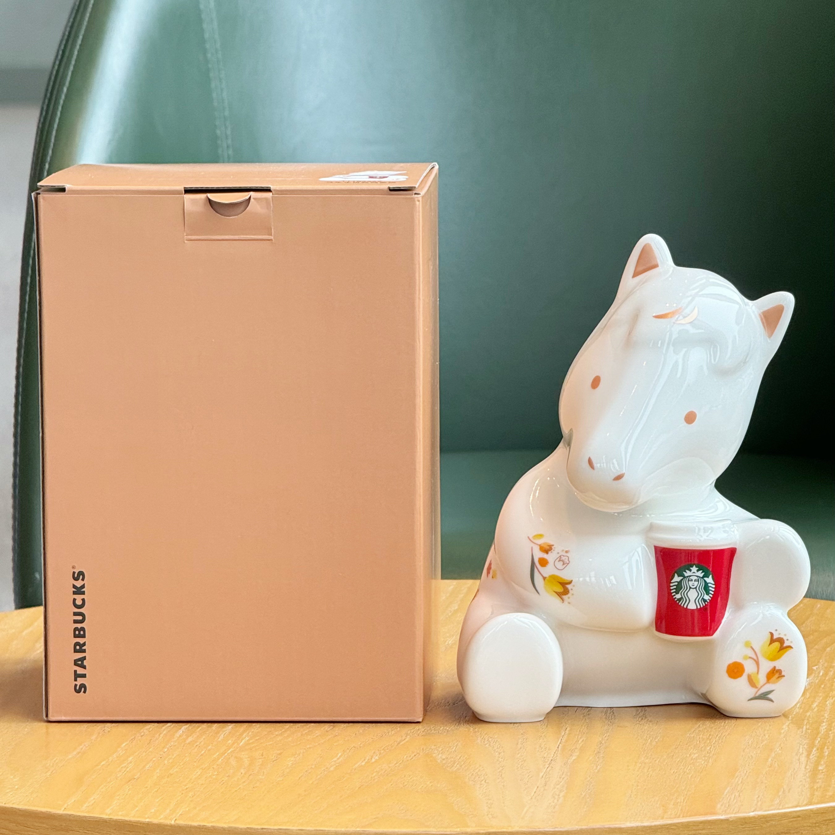 星巴克2026新春骏跃星程马年生肖可爱立体陶瓷送礼储蓄罐收藏摆件,节庆用品/礼品,储蓄罐,淘宝优惠券,粉丝福利购,淘宝优惠卷