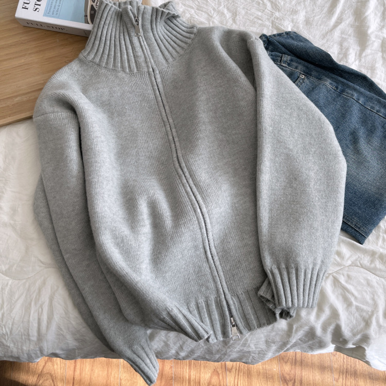 灰色翻领拉链毛衣外套女秋冬新款百搭加厚宽松高领慵懒风针织开衫