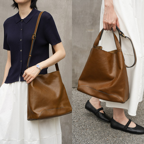 单肩斜挎头层牛皮大容量水桶包