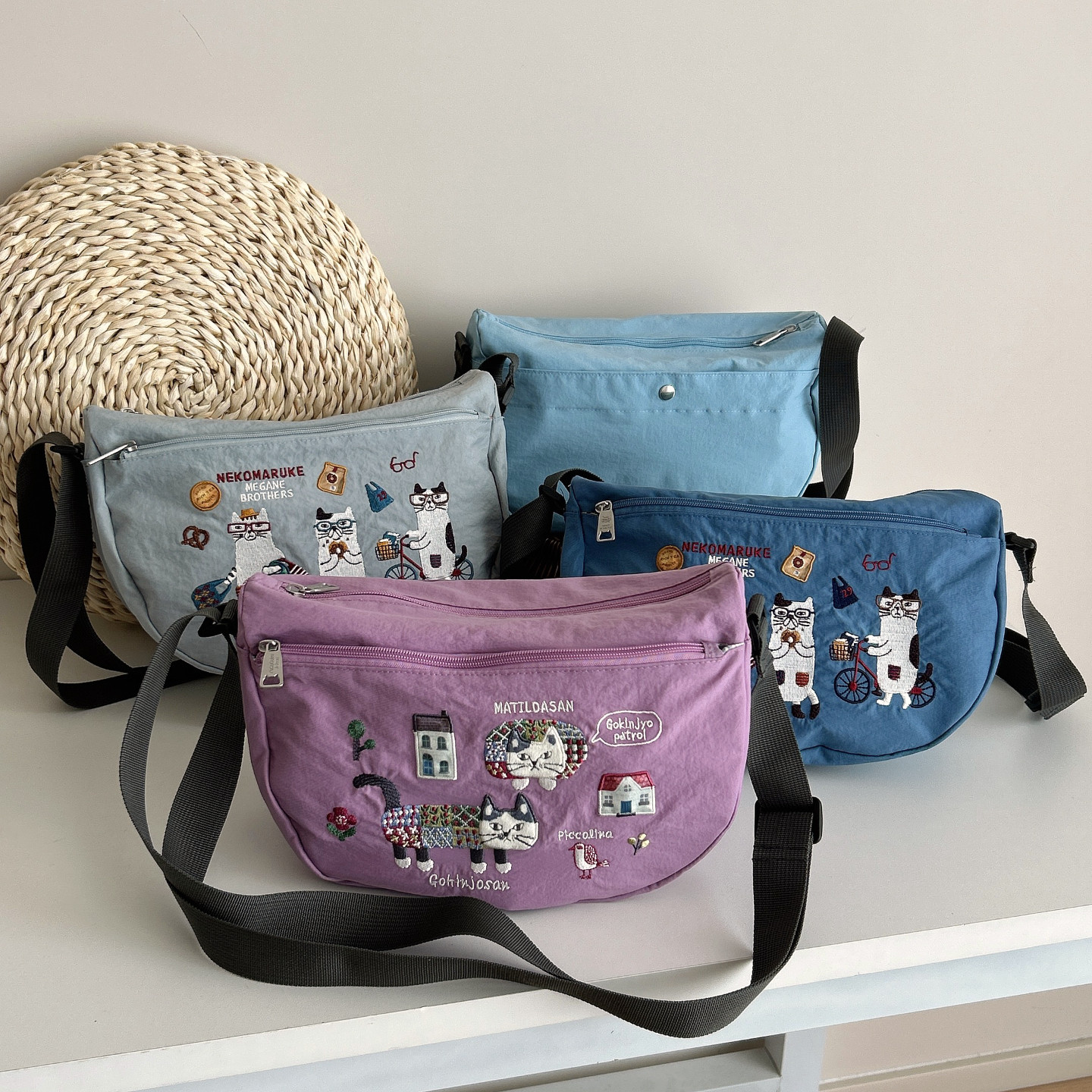 会员拍 重工刺绣猫咪半月包 可调节轻便单肩包斜挎包多口袋腋下包