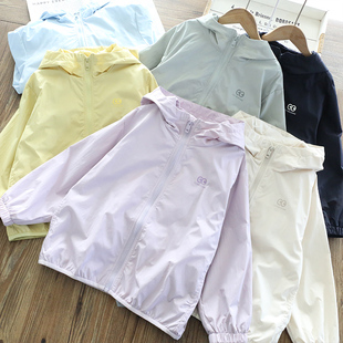 女童软壳简约大方连帽冲锋衣中大儿童户外防风衣外套2026春秋新款