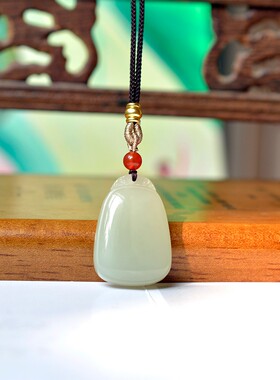 放巨漏和田玉青海老坑料高冰浅晴水色细腻无结构面包平安牌D15074