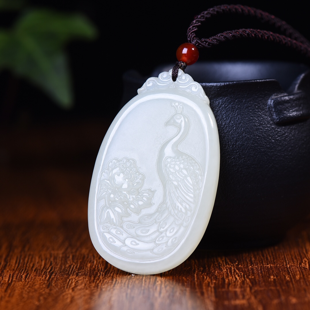 佩戴级和田玉老熟料羊脂白玉油润干净无结构富贵花开孔雀牌子1758