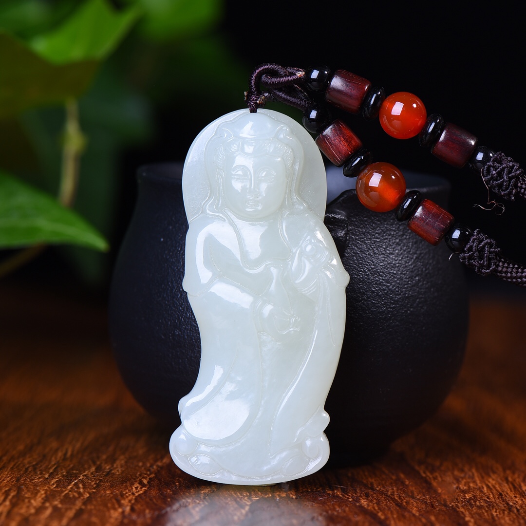 源头直供和田玉老熟料羊脂玉细润油冰白精雕立体站观音吊坠1239