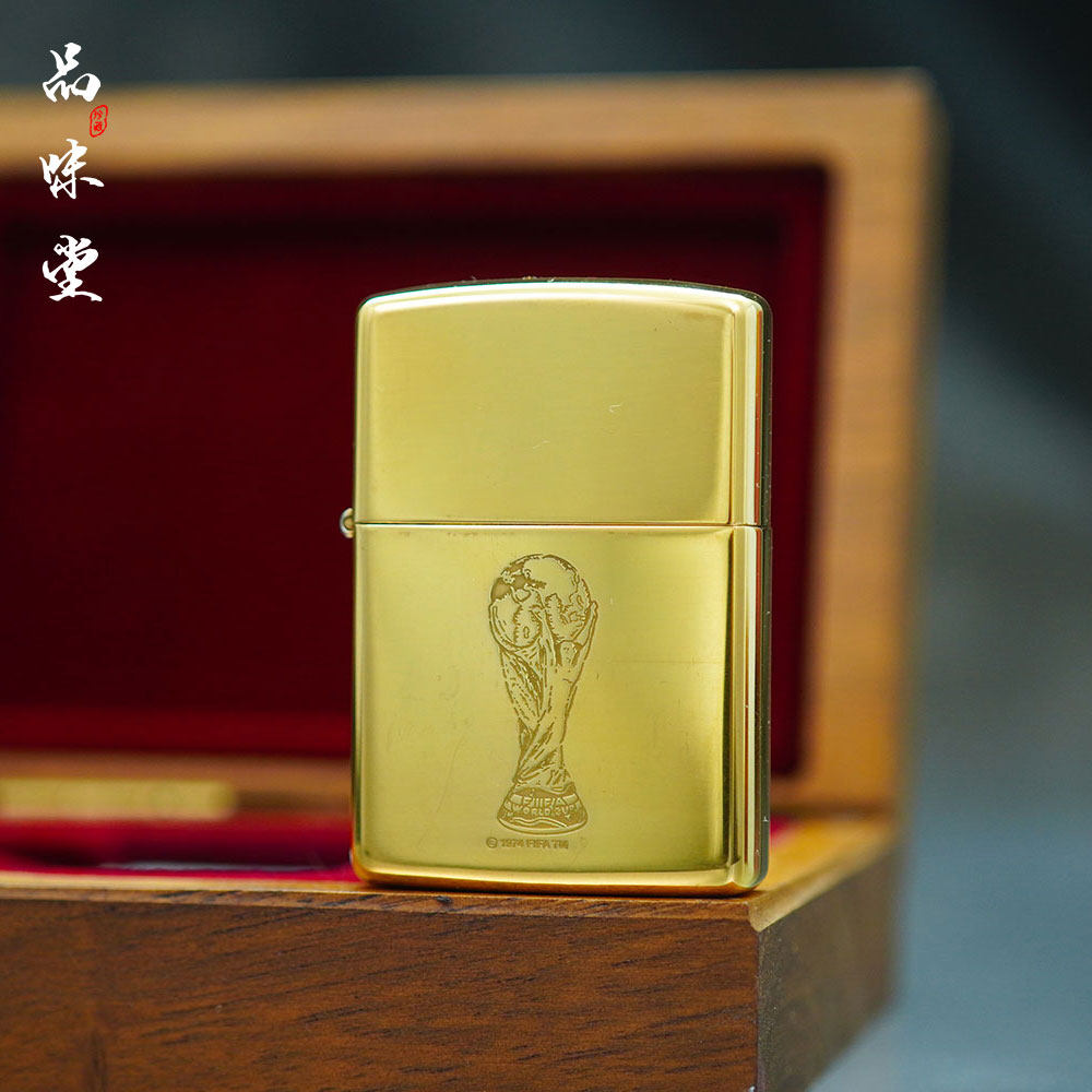 1997年美国原装正品zippo芝宝纯铜世界杯翻盖防风煤油打火机木盒
