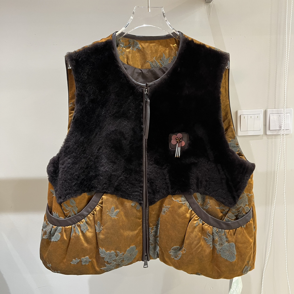 Cecil上新女装新中式高端皮毛一体拼接羽绒马甲马甲NFYZD-6