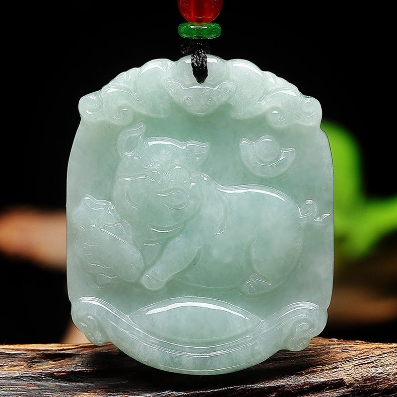 蝙蝠生肖翡翠十二生肖玉佩猪属相猪牌男女玉佩玉牌中款猪吊坠玉猪