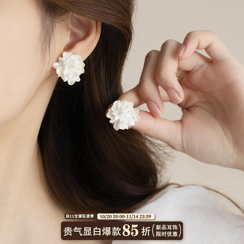 「花枝满」山茶花耳钉女纯银方圆脸小众设计感幻彩花朵度假风耳饰