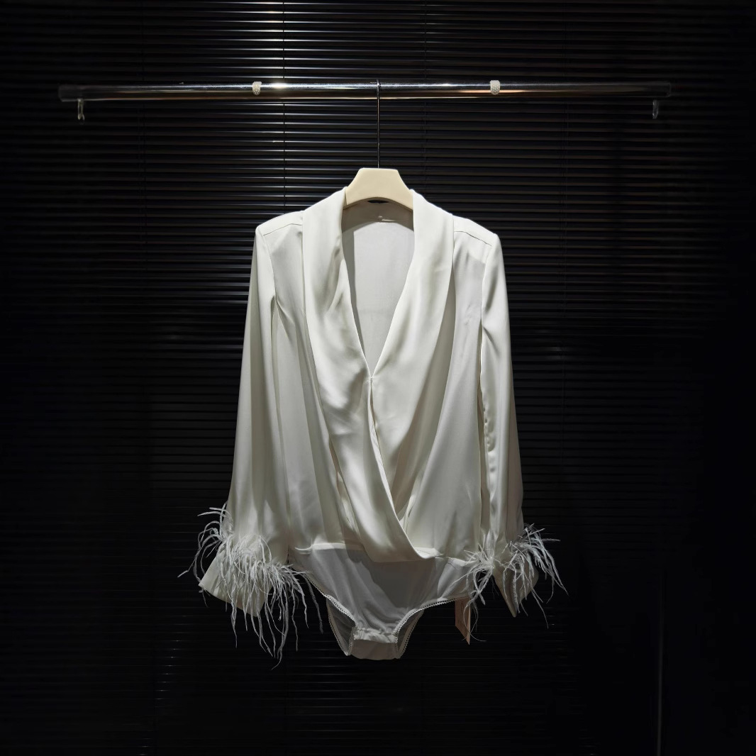 高级感白色衬衫女2024年秋季设计感毛毛v领纯欲别致绝美连体衣女