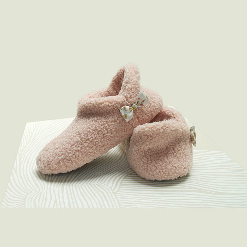 羊羔毛拖鞋女日系秋冬舒适保暖静音防水防滑软底轻蝴蝶高帮居家鞋