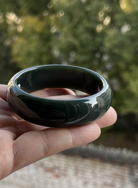 天然和田玉墨绿冰糯圆条手镯