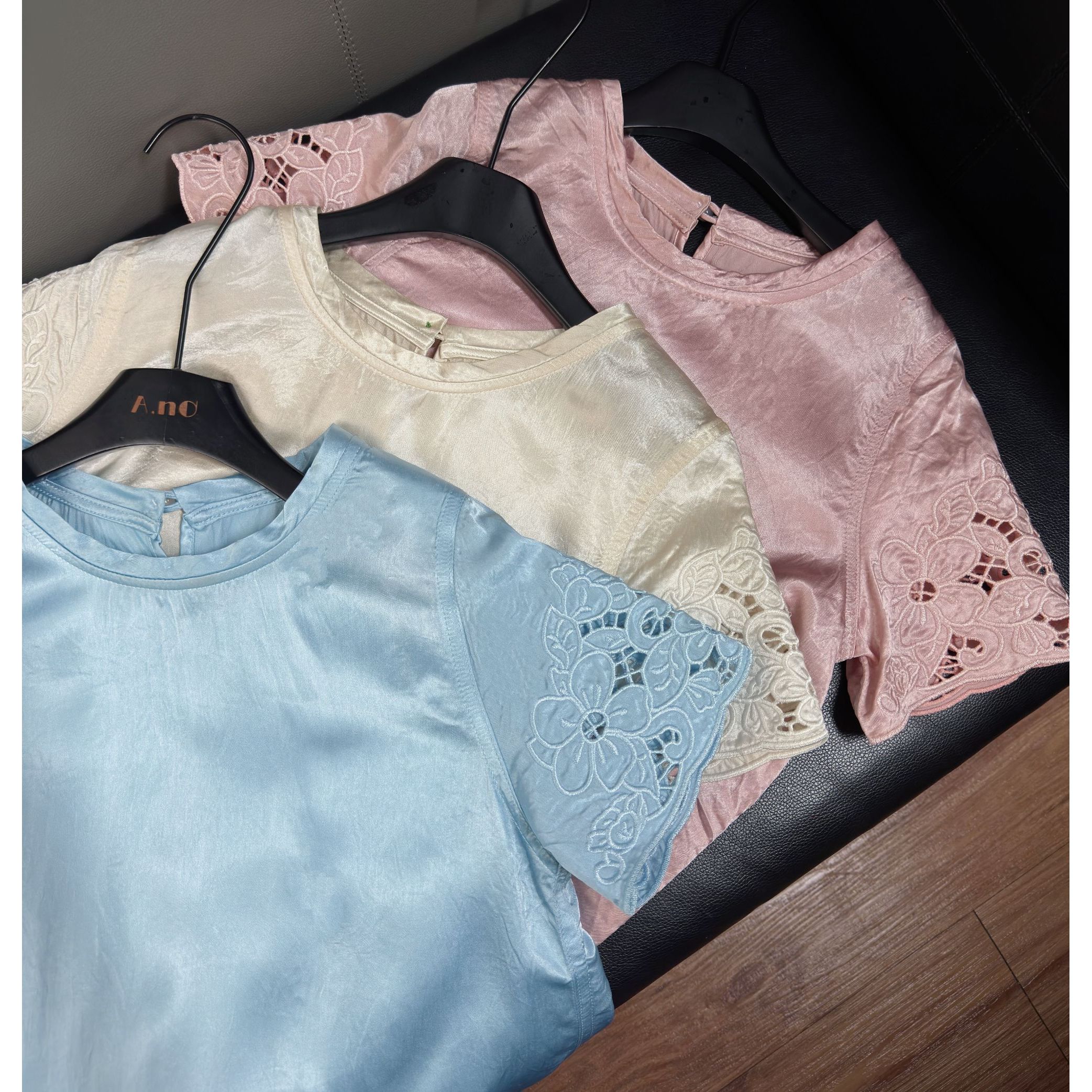 【现货在仓】『拾花归』100%醋酸重工雕绣定位镂空手工包缝上衣