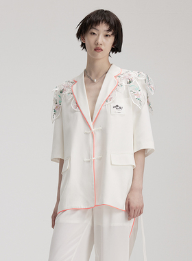 白色可拆卸绣片飘带西装短袖直筒外套 EsaLiang梁冰琴走秀款