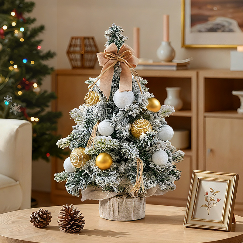 金色圣诞树小型桌摆2025新款