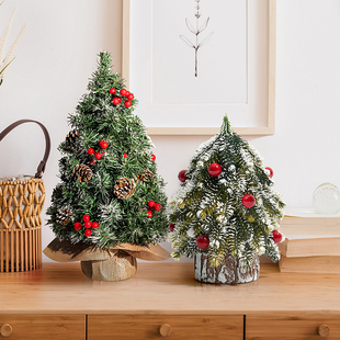 迷你圣诞树桌面小摆件圣诞节装饰品客厅松树拍摄道具礼物2025新款