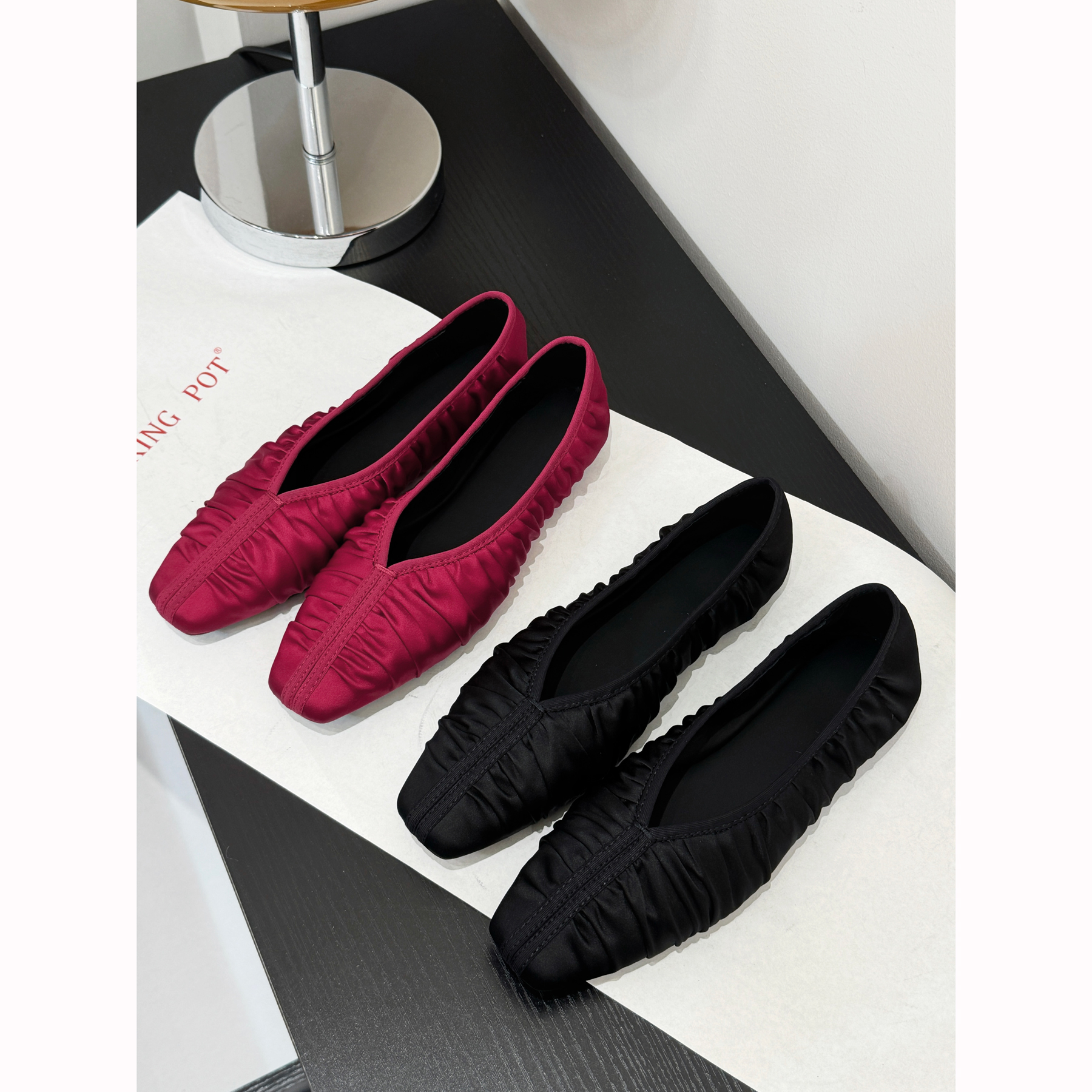 彭姐复古褶皱方头气质平底单鞋女