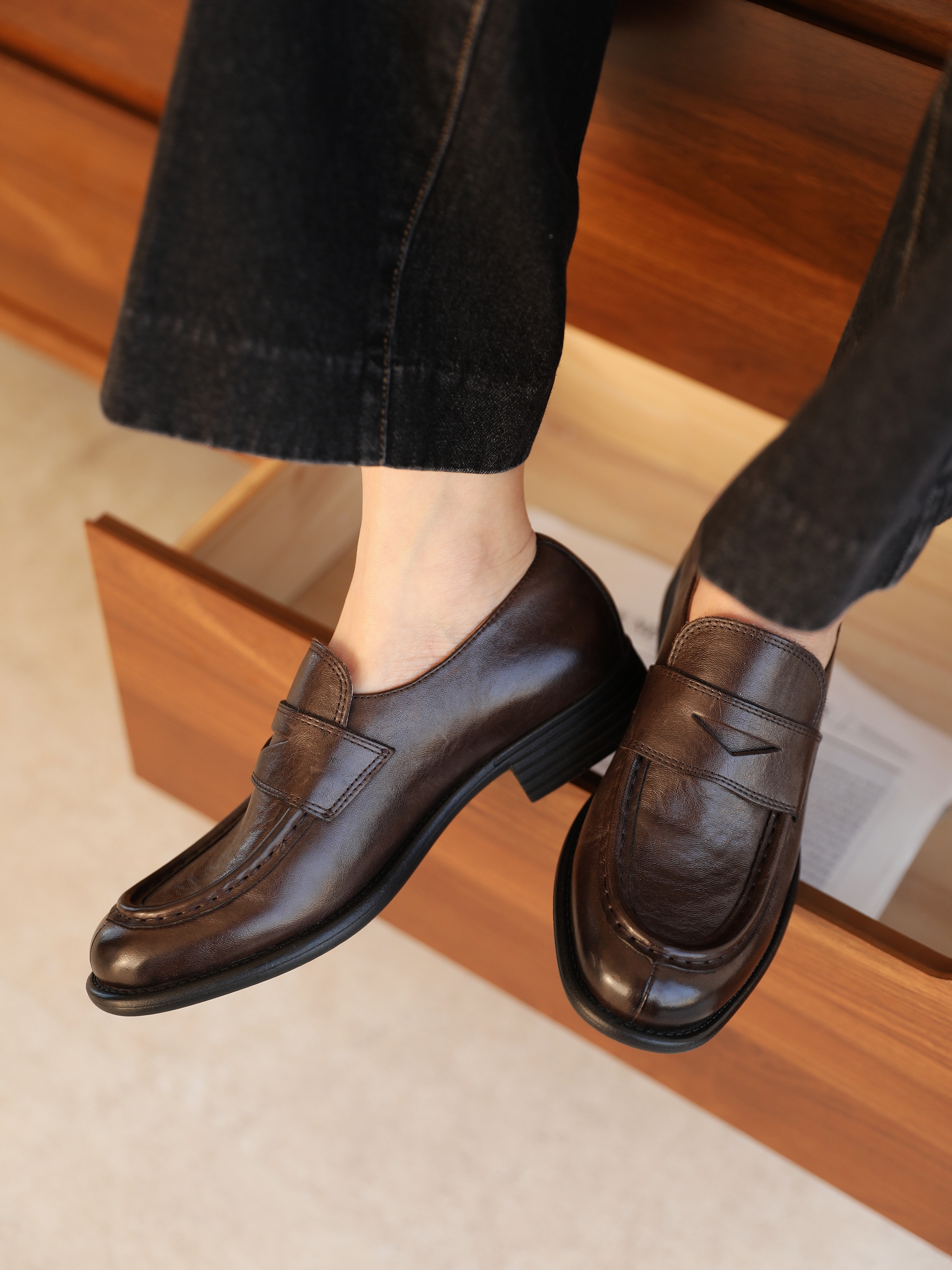 彭姐复古做旧里外马皮乐福鞋女