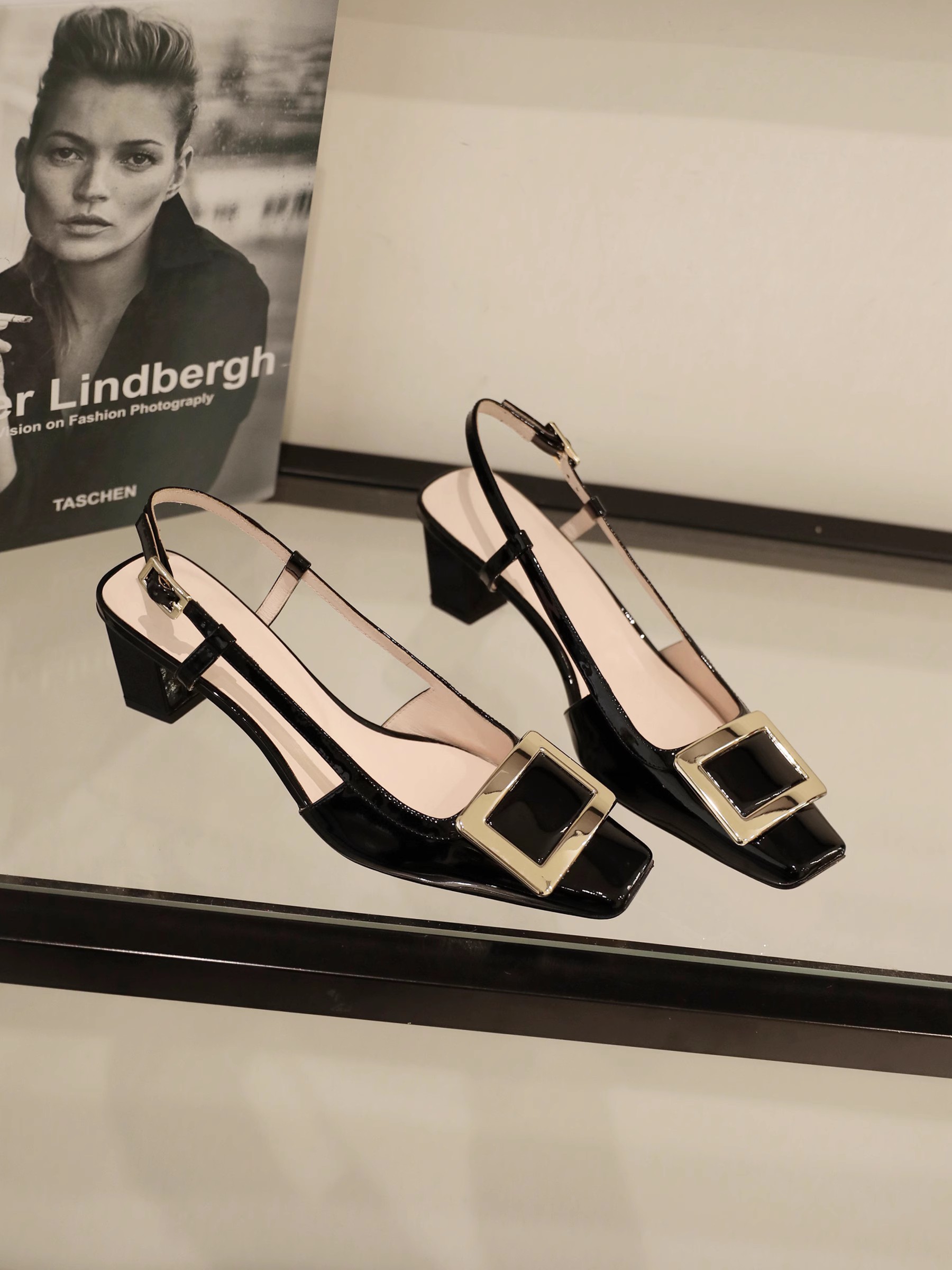 彭姐高定方扣包头凉鞋女