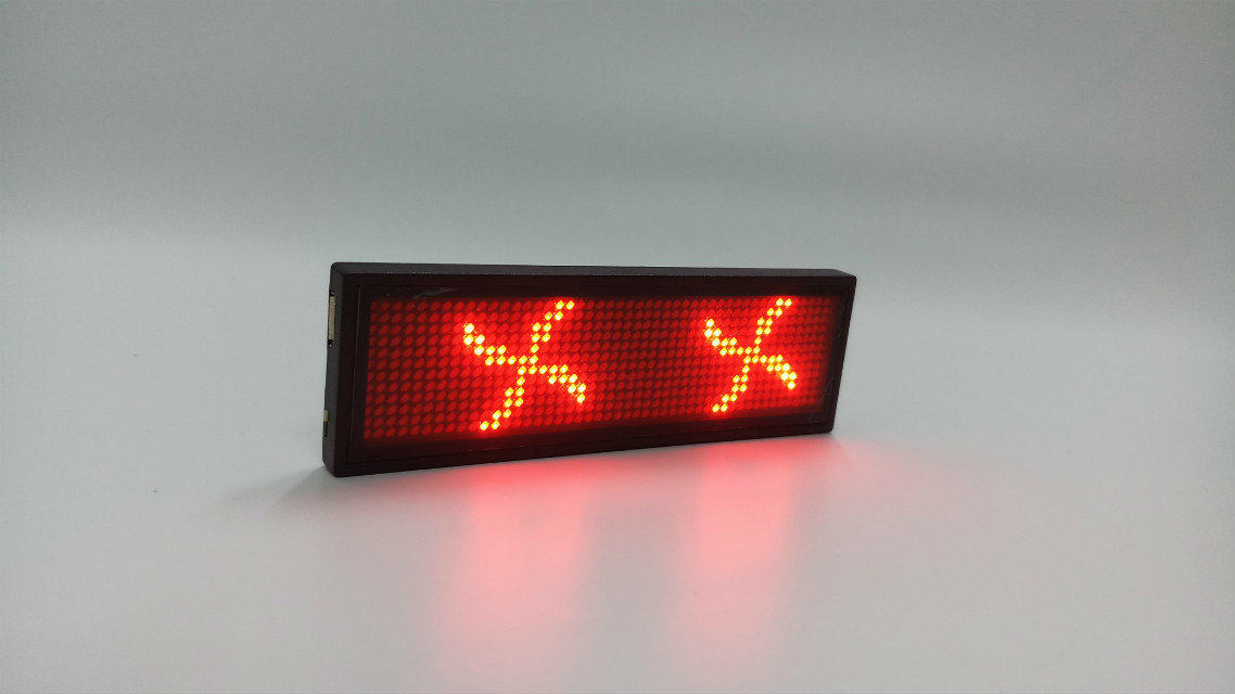 亚汇滚动胸牌定制促销员穿戴led工作牌电子胸卡酒后代驾牌导购牌