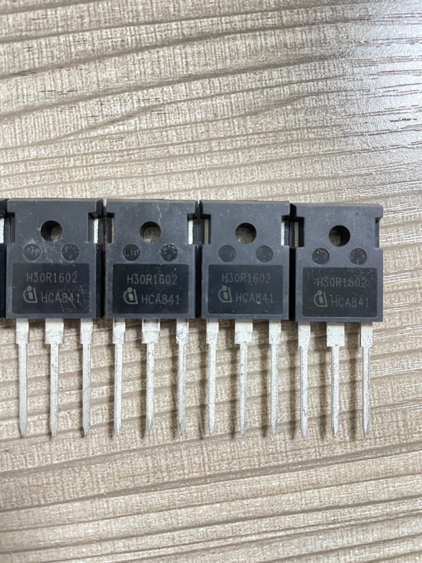 infineon英飞凌 型号h30r1602      ihw30n160r2封装to-247