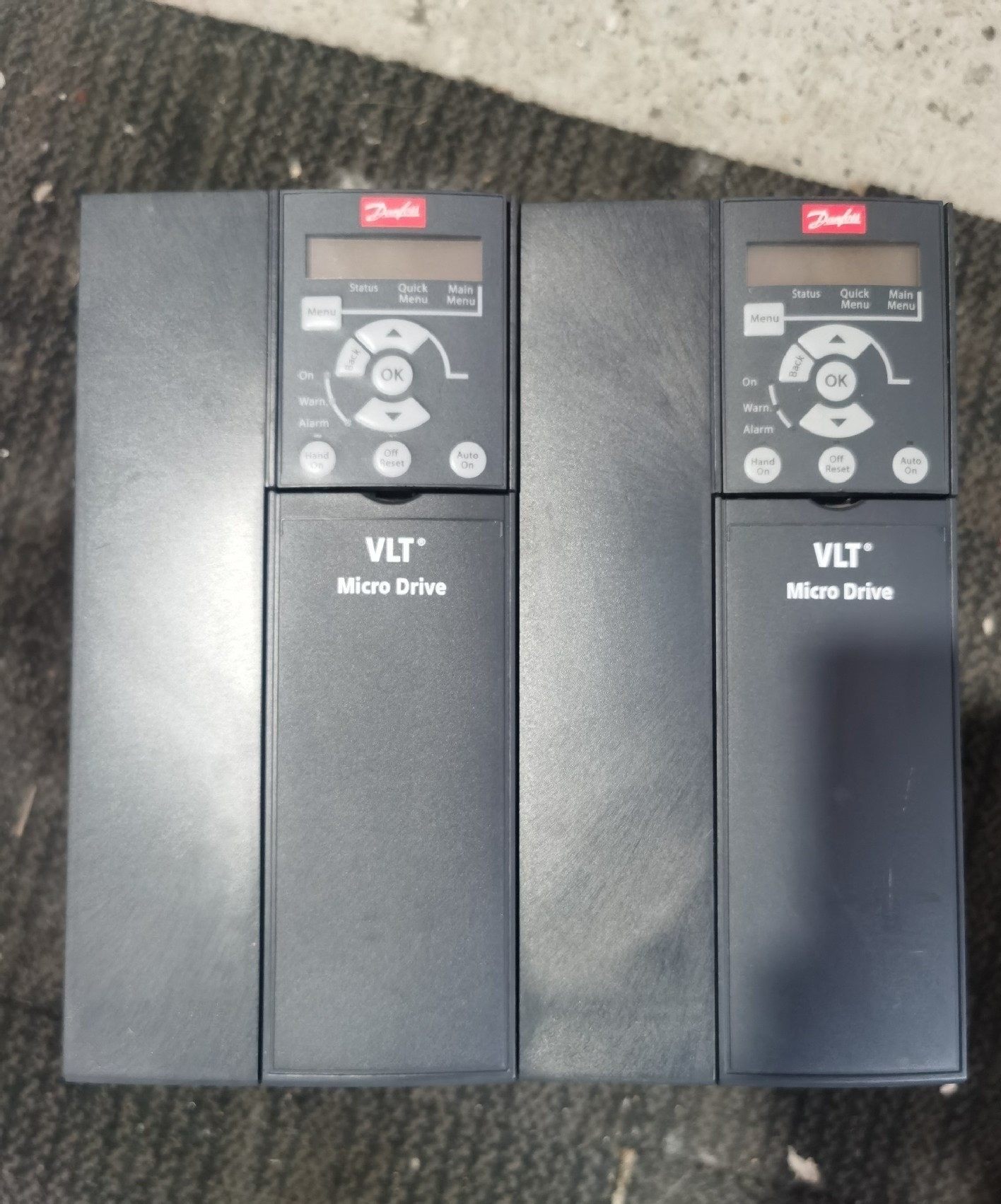 丹佛斯051系列变频器 fc-051p11kt4e20h3bxcxxxsxxx11kw15hp 380v