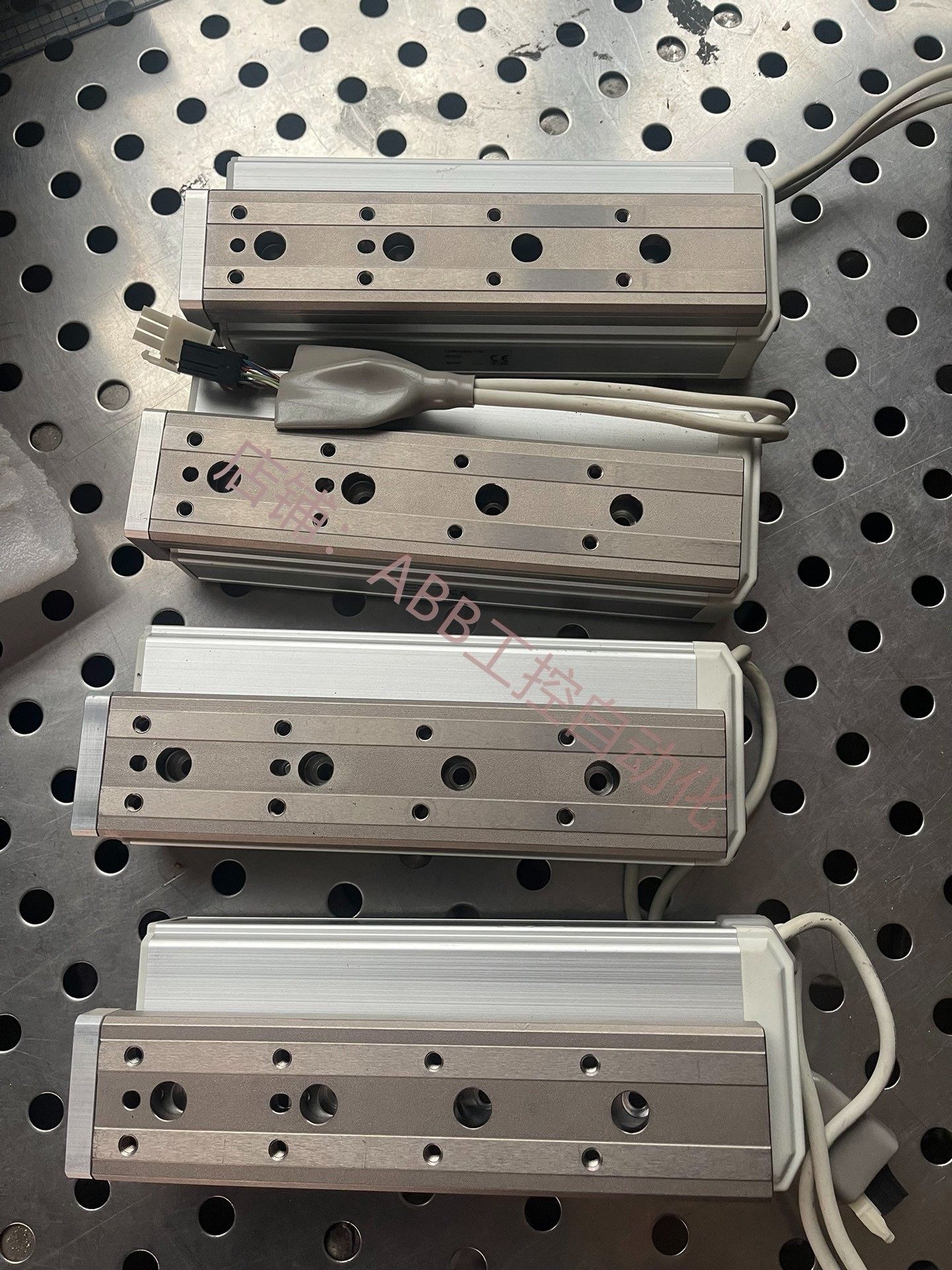 smc电缸lesh16rak-100开发全新裸货