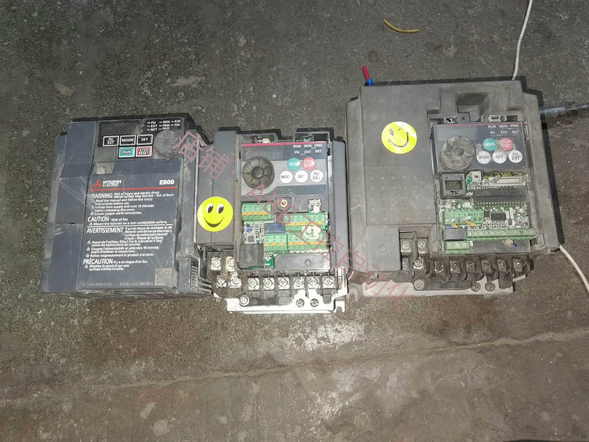 三菱变频器 d700 15kw380v 1台 一边卡扣断  e700 37kw380v 1台 e