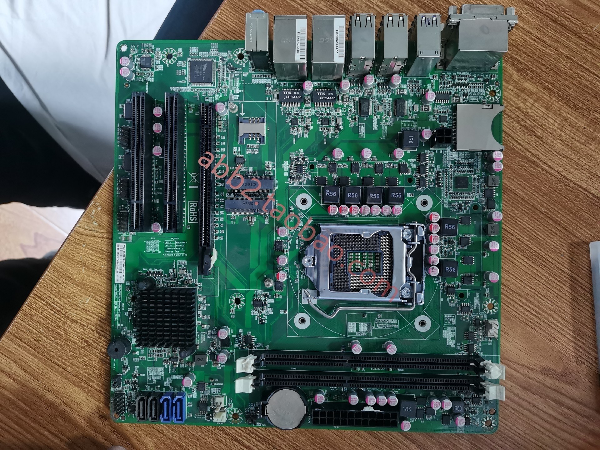 yhq77  工控板后置16个usb口双千兆网卡支 持m固态独显接口主板14