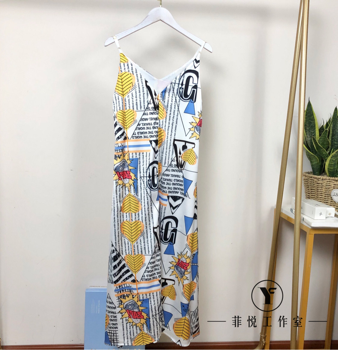 BAZAAR芭莎热带迷情V领吊带裙打底裙真丝绸缎度假家居睡衣设计款|ruв категории Женская одежда, жилет подтяжки - от Buy2taobao.com для оказания профессиональной услуги покупки агента Taobao