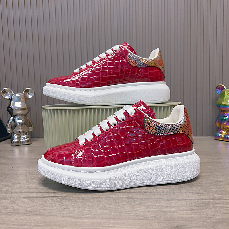 欧洲站2025新款高端轻奢休闲鞋