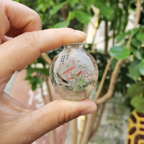 特价天然水晶内画鼻烟壶小号手把件发丝包裹体如鱼得水