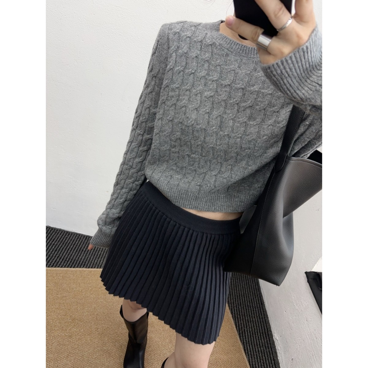 短款圆领麻花毛衣女羊毛混纺新款打底针织衫复古套头长袖上衣绞花