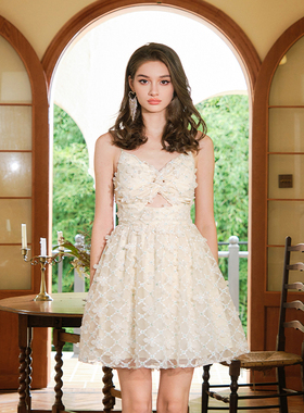 FLONAKED 立体四叶花露背吊带连衣裙 300170