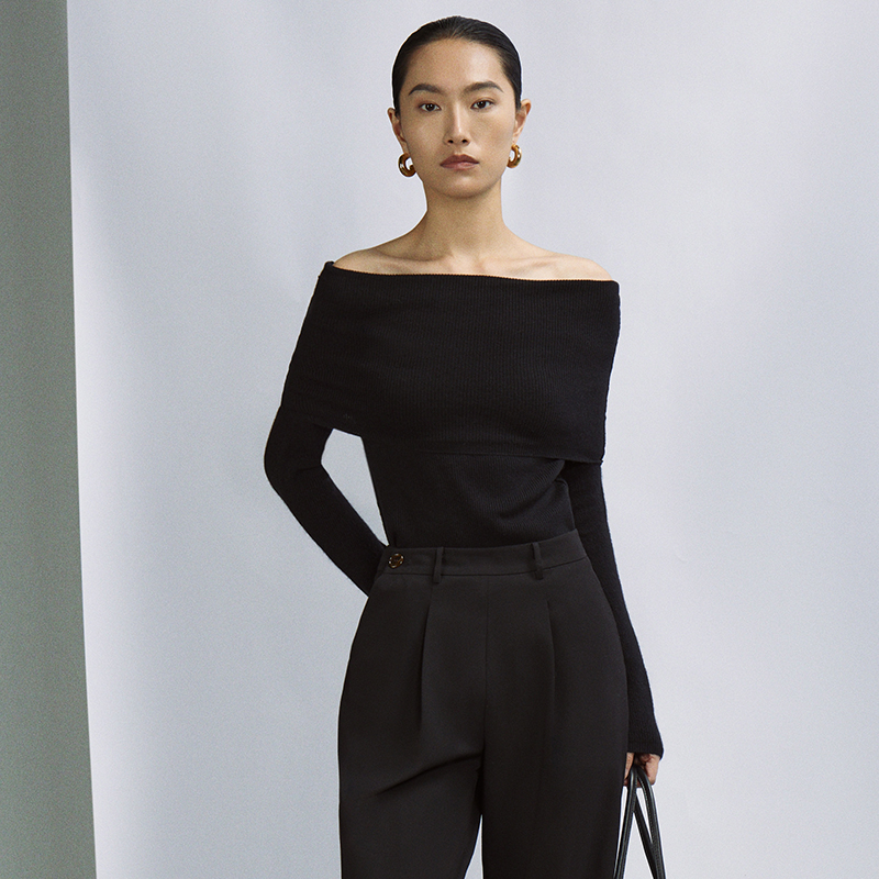 INSPIRE一字肩围裹大翻领针织衫