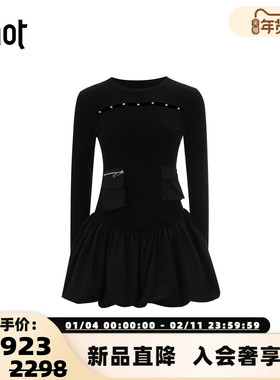 uhot/诱货秋冬新款女士修身短款蓬蓬连衣裙银泰百货 301590